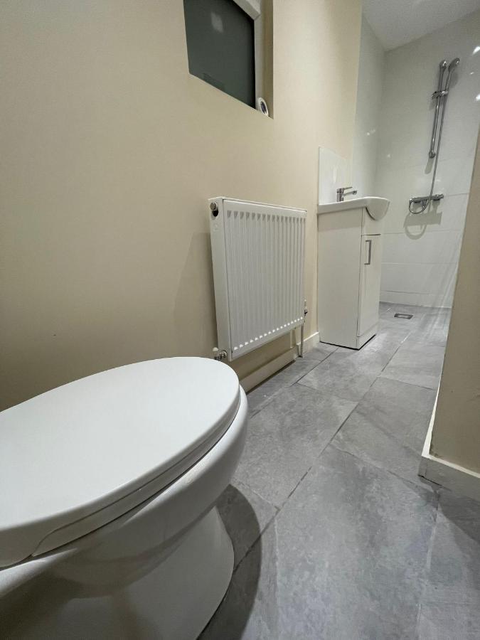 Big 3 Bedroom London House With 2 Bathroom Plumstead  Exterior foto